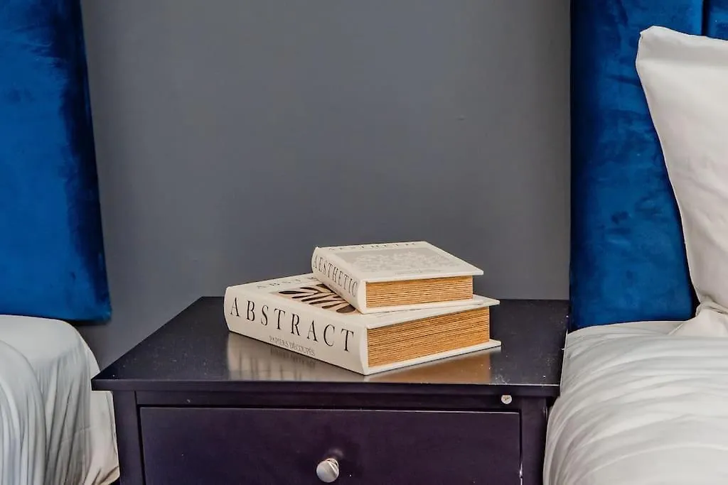 Three Bedroom Flat 2 Bathrooms I Super Central Locationi Next To Brighton Beach 아파트