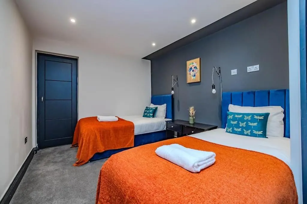 Three Bedroom Flat 2 Bathrooms I Super Central Locationi Next To Brighton Beach 0*,